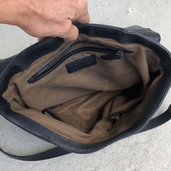 Mackage silhouette bag  - Picture 4 of 9